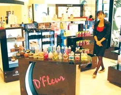 Nước hoa cao cấp: Đa dạng sản phẩm, kén chọn khách hàng