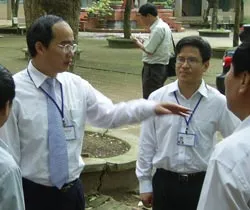 Nhận định về kỳ thi tốt nghiệp THPT 2007, Thứ trưởng Bộ GD-ĐT Bành Tiến Long: Đã có bước đột phá ảnh 2 Nhận định về kỳ thi tốt nghiệp THPT 2007, Thứ trưởng Bộ GD-ĐT Bành Tiến Long: Đã có bước đột phá ảnh 2