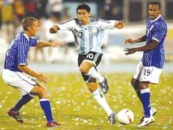 Riquelme: Chúng tôi đã chơi trò chơi kiên nhẫn ! ảnh 1 Riquelme: Chúng tôi đã chơi trò chơi kiên nhẫn ! ảnh 1