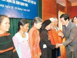 Tuyên dương những phụ nữ vượt khó, xây dựng gia đình hạnh phúc