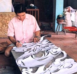 Thủy chung với nghề chạm trổ