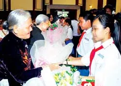 Triệu tấm lòng chung một đạo lý ảnh 2 Triệu tấm lòng chung một đạo lý ảnh 2