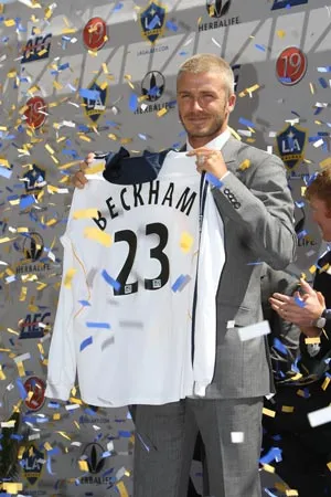 Beckham trình làng màu áo mới. Beckham trình làng màu áo mới.