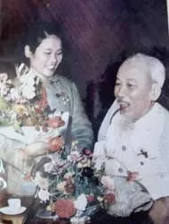 Người nữ anh hùng làm theo lời Bác