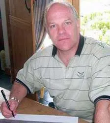 Andy Gray: Giọng nói nổi tiếng của bóng đá Anh