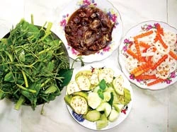 Thương con mắm trở
