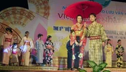 Hòa quyện tâm hồn hai dân tộc