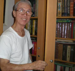 Hơn nửa thế kỷ “sống” với sách
