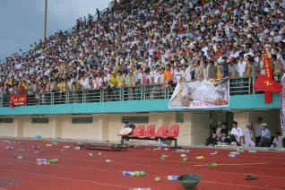 "Hooligan Thanh Hóa đã làm hoen ố hình ảnh bóng đá Việt Nam !" ảnh 2 "Hooligan Thanh Hóa đã làm hoen ố hình ảnh bóng đá Việt Nam !" ảnh 2