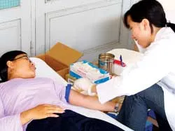 Cùng tham gia lập kỷ lục “Ngày có nhiều người tình nguyện hiến máu nhân đạo nhất”