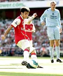 Sức nóng ở Emirates