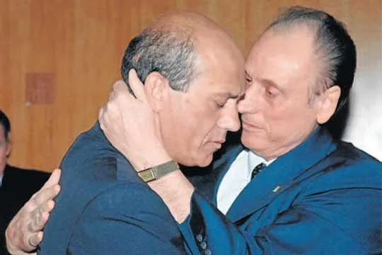 Trận cầu tưởng niệm Puerta ảnh 2