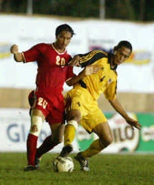 Quốc Vượng (20, Việt Nam) trong trận gặp Malaysia tại SEA Games 23 – 2005. Hoàng Hùng Quốc Vượng (20, Việt Nam) trong trận gặp Malaysia tại SEA Games 23 – 2005. Hoàng Hùng
