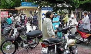 Trường tiểu học Trần Đại Nghĩa (Vĩnh Long): Phụ huynh “còng lưng” vì hội phí