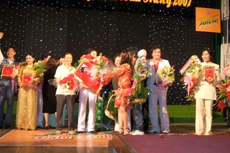9 giải vàng cho các diễn viên triển vọng và diễn viên xuất sắc