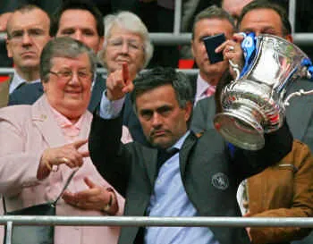 Mourinho đột ngột chia tay Chelsea ảnh 3 Mourinho đột ngột chia tay Chelsea ảnh 3