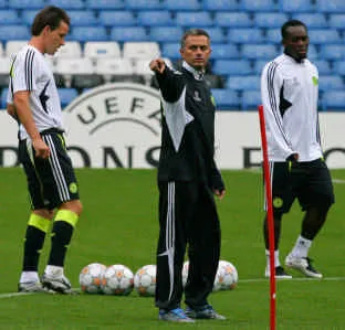 Mourinho đột ngột chia tay Chelsea ảnh 1 Mourinho đột ngột chia tay Chelsea ảnh 1