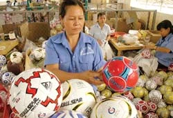 Geru Star xuất khẩu bóng thể thao sang Mỹ