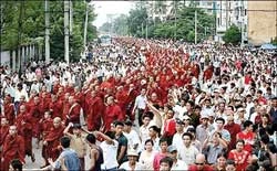 Myanmar: Biểu tình phản đối chính phủ biến thành bạo lực