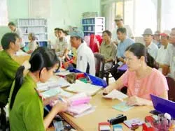 Nhập hộ khẩu TPHCM theo Luật Cư trú: Thoáng nhưng không… dễ