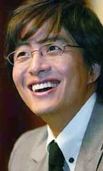 Bae Yong Joon - gương mặt “hot” nhất làng giải trí Hàn Quốc