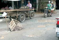 TPHCM: “Đường làng” cũng nằm chờ... dự án ảnh 2 TPHCM: “Đường làng” cũng nằm chờ... dự án ảnh 2