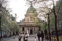 Đại học Sorbonne: Khai thác thương hiệu