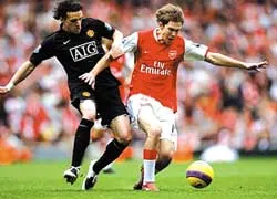 Bất phân thắng bại tại Emirates