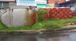 Đường nhựa vẫn... lầy lội! ảnh 2 Đường nhựa vẫn... lầy lội! ảnh 2