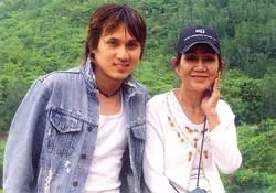 Ca sĩ Nguyên Vũ: Mẹ là số một