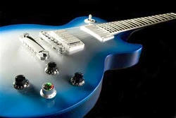 Guitar điện tự lên dây đầu tiên trên thế giới