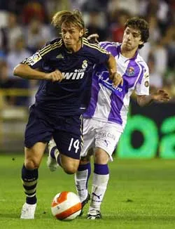 Guti : " Chẳng ai tin tưởng tôi, trừ Schuster " ảnh 1 Guti : " Chẳng ai tin tưởng tôi, trừ Schuster " ảnh 1