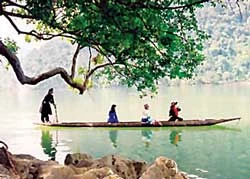Ngao du hồ trên núi