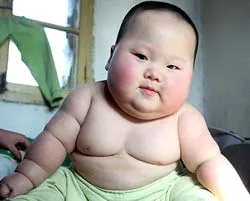 Trung Quốc: Một bé trai 8 tháng tuổi nặng 18,8kg