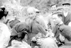 Kỷ niệm 5 năm ngày nhà thơ Tố Hữu qua đời (9-12-2002 - 9-12-2007) ảnh 2 Kỷ niệm 5 năm ngày nhà thơ Tố Hữu qua đời (9-12-2002 - 9-12-2007) ảnh 2