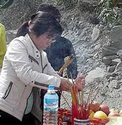 Sáng nay, nổ mìn tìm xác nạn nhân ảnh 2 Sáng nay, nổ mìn tìm xác nạn nhân ảnh 2