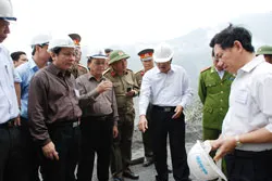 Sáng nay, nổ mìn tìm xác nạn nhân ảnh 3 Sáng nay, nổ mìn tìm xác nạn nhân ảnh 3