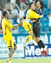 Trước thềm V-League 2008: ĐPM Nam Định đặt hy vọng vào sức trẻ ảnh 1 Trước thềm V-League 2008: ĐPM Nam Định đặt hy vọng vào sức trẻ ảnh 1