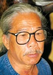 Người “uốn” sừng trâu