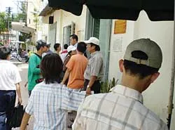 “Cò” lộng hành ở ngay đồn cảnh sát giao thông