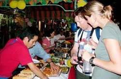 Ẩm thực thế giới “đổ bộ” vào Việt Nam ảnh 2 Ẩm thực thế giới “đổ bộ” vào Việt Nam ảnh 2