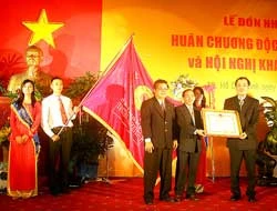 XSKT Bình Dương đón nhận Huân Chương Độc lập hạng ba