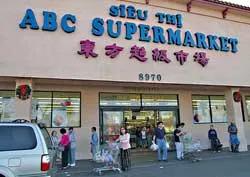 8.000 người Việt nhập cư trái phép phải hồi hương