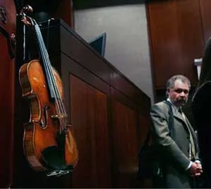 Săn lùng đàn Stradivarius