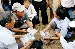 Từ vụ chìm đò ở Sóc Trăng: Sinh mạng hàng trăm học sinh đang bị rình rập