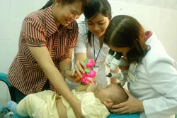 BV Mắt TPHCM: Khám và tư vấn miễn phí cho trẻ em