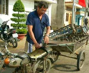 Sắp bỏ xe ba gác... vẫn vui!