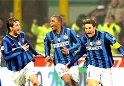 Zanetti cứu Inter thoát khỏi thất bại!