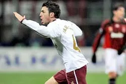 Arsenal quật đổ đương kim vô địch