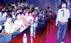 Khi họ sống vì mọi người ảnh 2 Khi họ sống vì mọi người ảnh 2